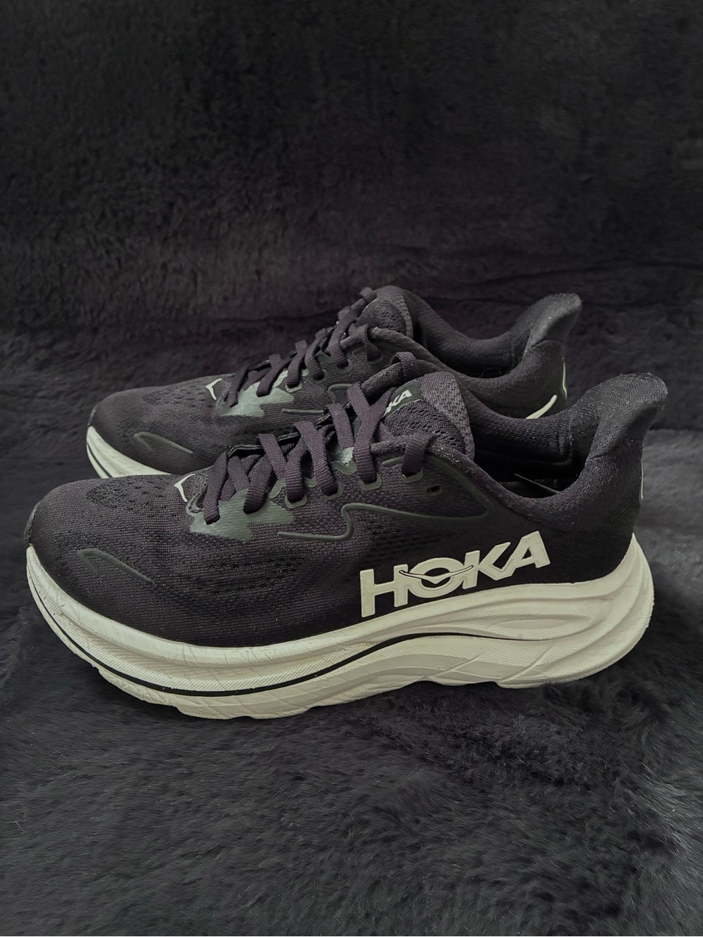 HIKA CLUFTIN 10 - WOMENS SIZE 6.5B - LIKE NEW